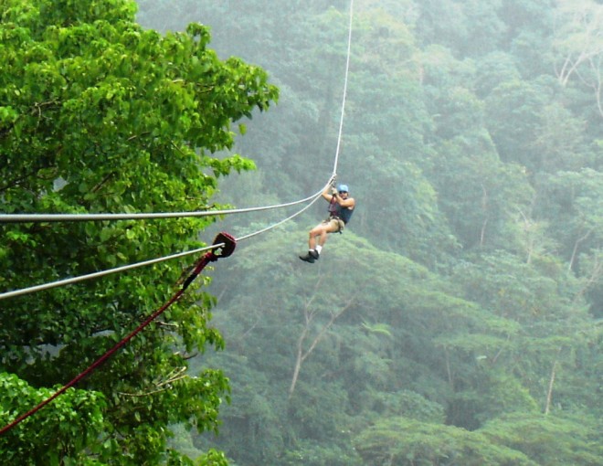 Tour en tirolina con puentes colgantes