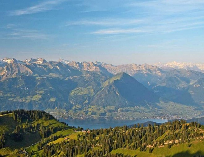 Rigi, la reina de los Alpes suizos, crucero por el lago y teleférico
