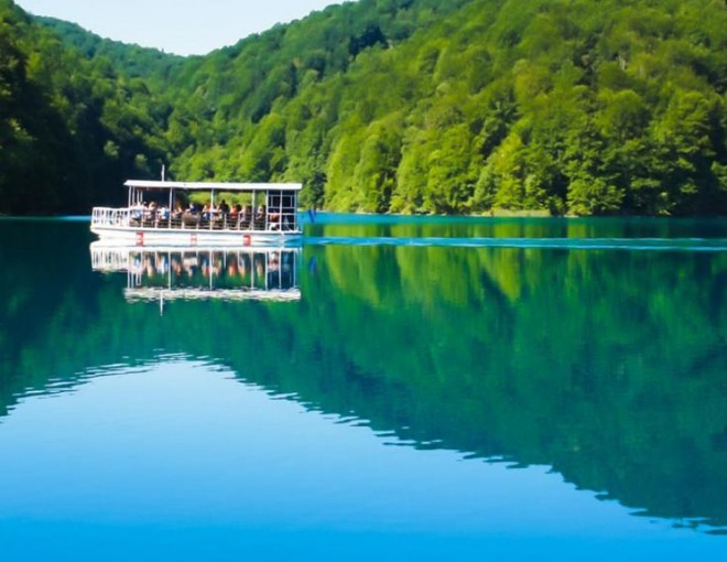 Zagreb to Split transfer with stop at Plitvice Lakes