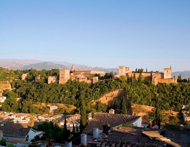 Visita guiada a la Alhambra y navegador turístico 24 horas
