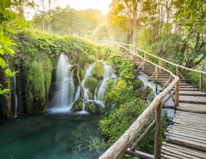 Day Trip to the Great Waterfalls of Plitvice Lakes and Rastoke from Zagreb with Transfers