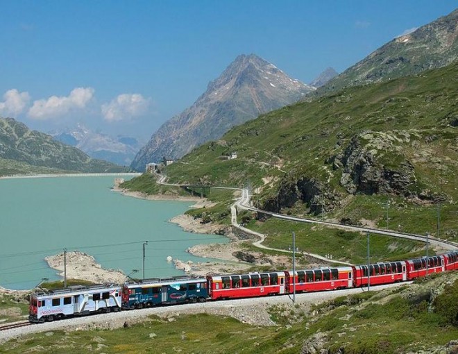 Tren panorámico Bernina Express a Saint Moritz