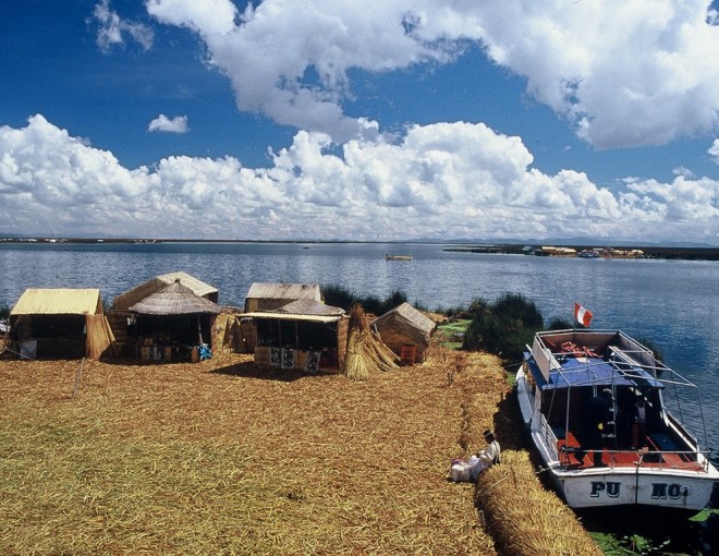 Tour to Uros Island