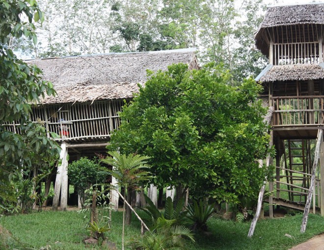 Casa comunal Rungus y Punta de Borneo