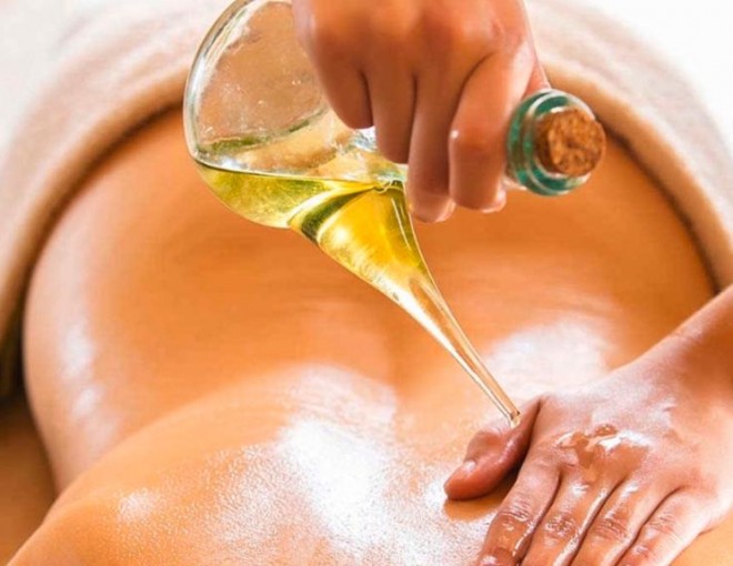 Thai oil massage with herbal balls