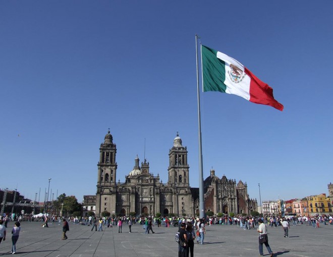 Recorrido por la ciudad y visita a Xochimilco