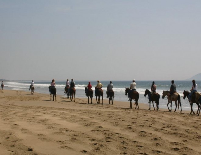 Paseo a Caballo Playa Larga